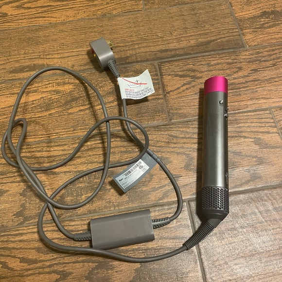 READ DESCRIPTION DYSON AIRWRAP WAND - Picture 3 of 4